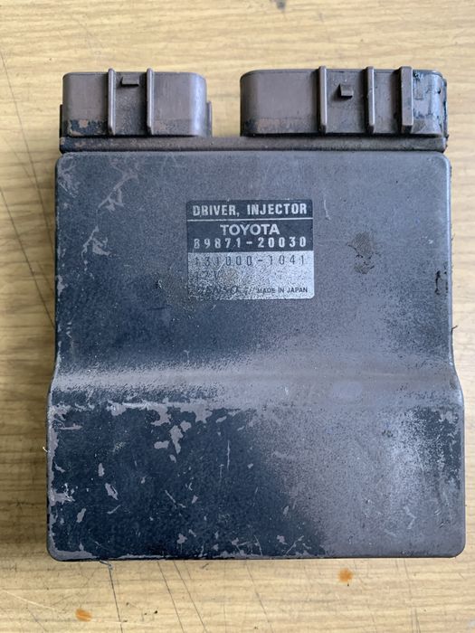 Centralina de injeção Toyota Dyna M 2.5