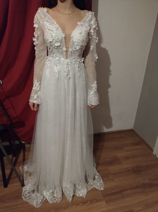 Suknia ślubna z trenem