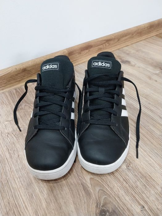 Buty sportowe młodzieżowe  adidas