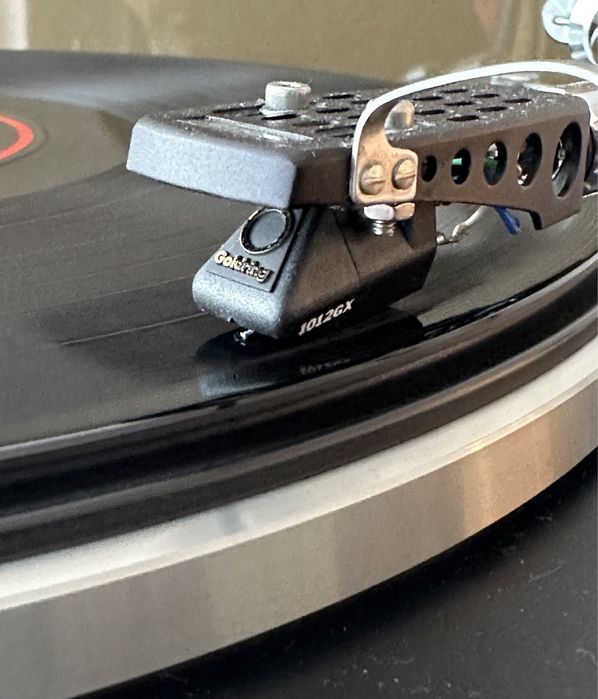 Gira-discos Lenco 76 S com braço Jelco em excelente estado