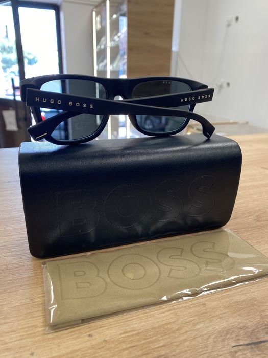 Idealne Okulary Hugo Boss 1322/S od HaloGSM