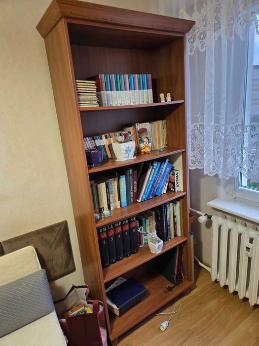regał na książki