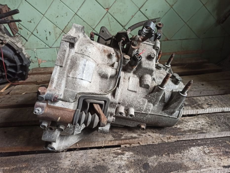 КПП F5M411R7B5 Mitsubishi Lancer 9 1.6 бенз 4g18 МКПП Мітсубіші ланцер