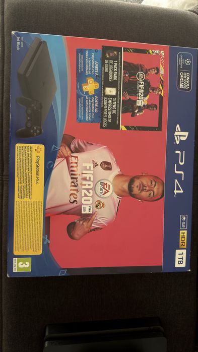 Bundle PS4 Slim 1TB "Como Nova" + Caixa Original + FIFA 20 | Pouco Uso