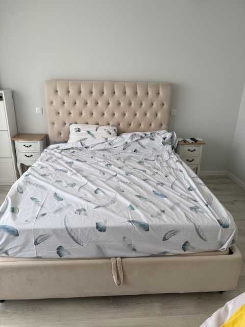 Cama de casal (estrado elevatório) com ou sem colchão