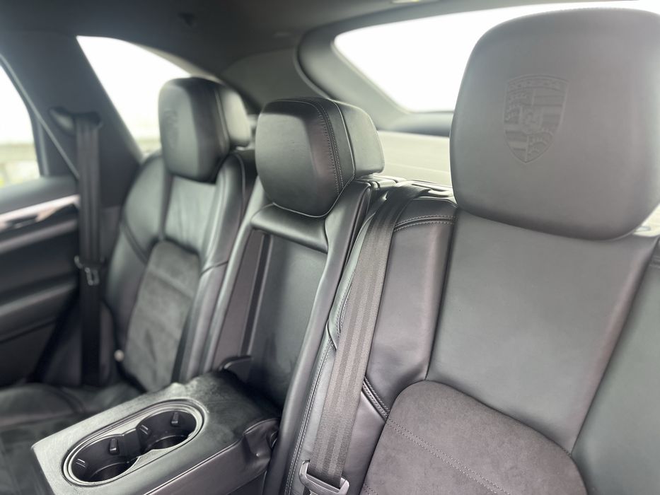 Продаж Porsche Cayenne 2014