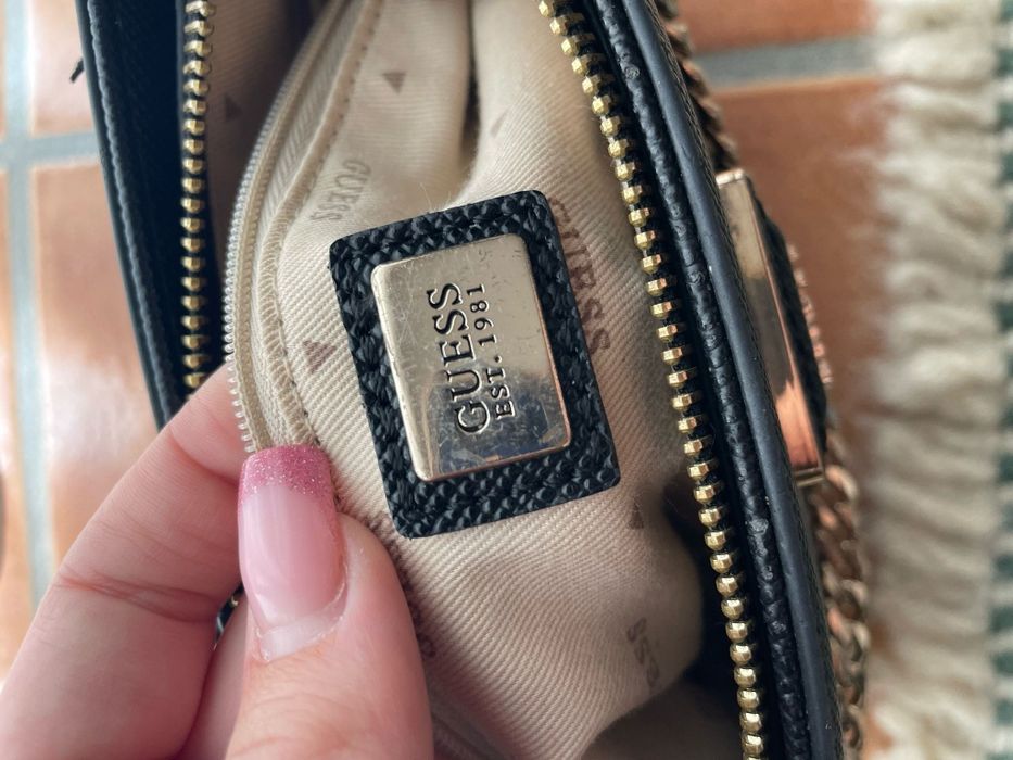 Guess Luggage in Excellent Condition64729954967425123