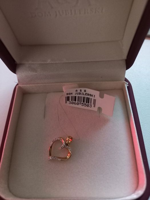 Złota zawieszka serce z prawdziwymi diamentami