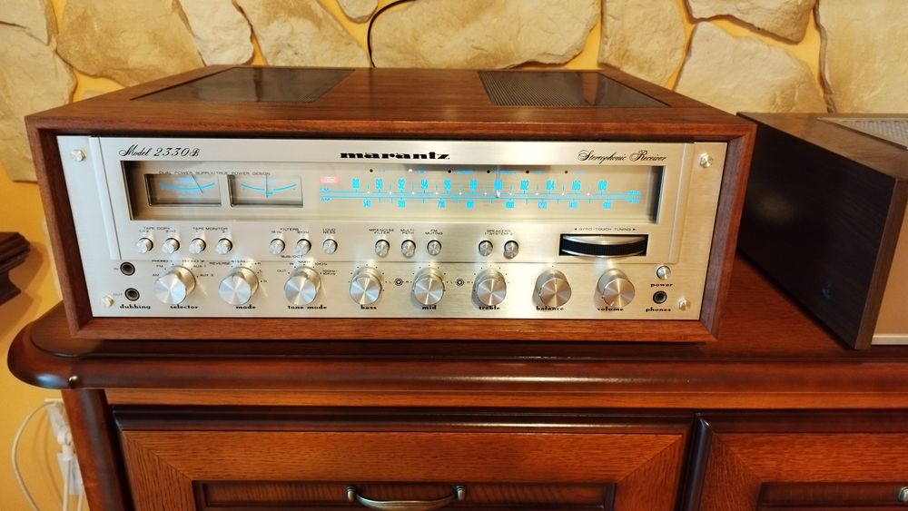Amplituner Marantz 2330 b