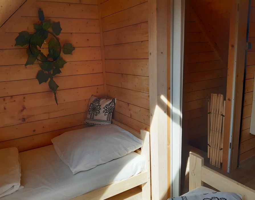 Chatka pod lasem Szczyrk  Góralski domek z bali  jacuzzi