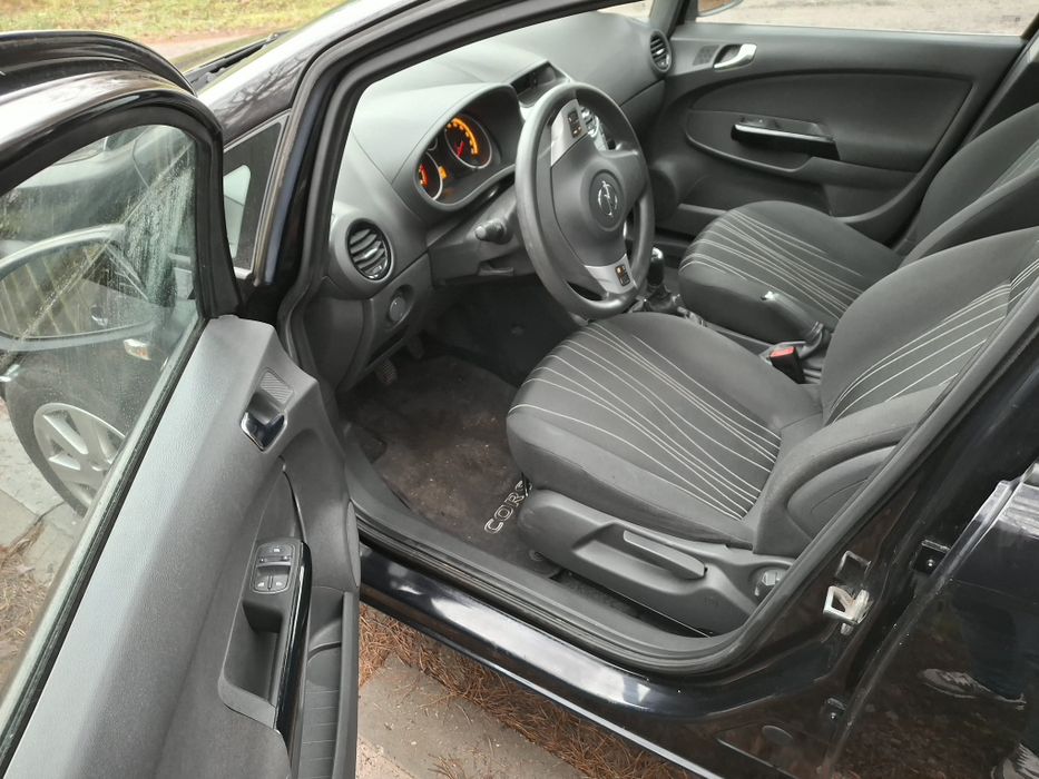 Opel Corsa 1.2b 2009
