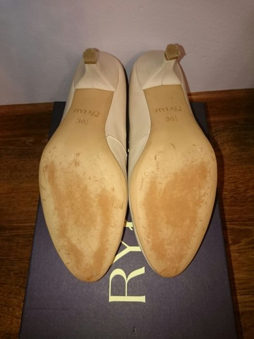 Buty/szpilki/pantofle kremowe Ryłko, roz. 36,5