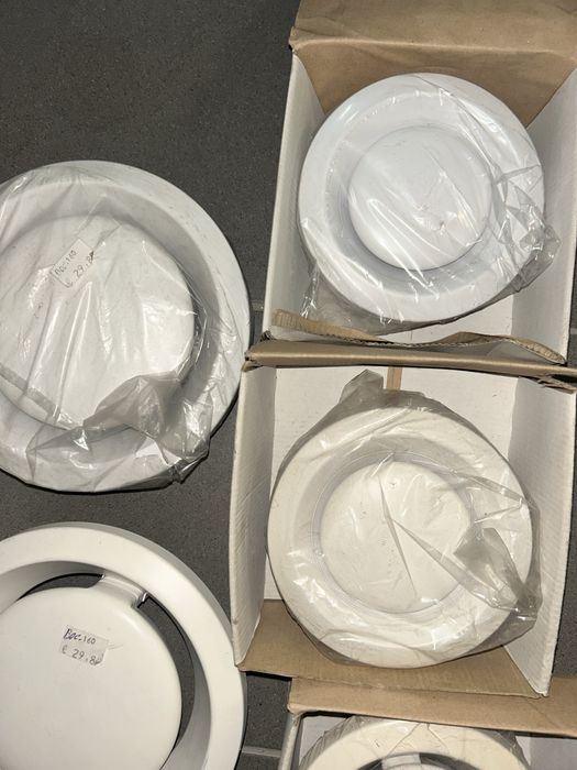 Lote de Material de Ventilação Soler & Palau (S&P) Novo