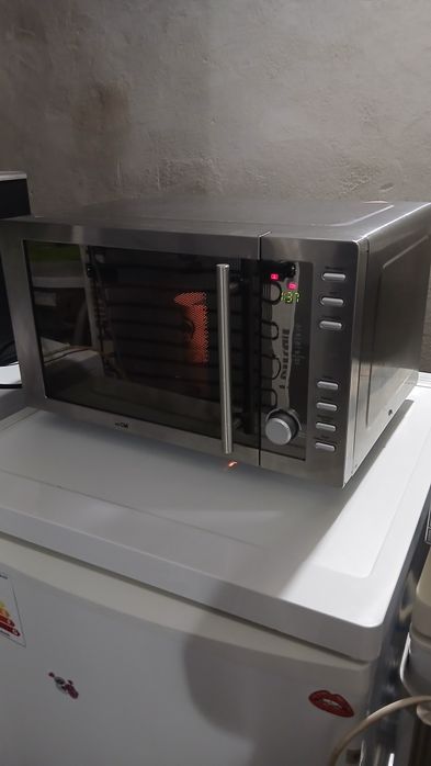 Микроволновая печь Privileg   AC925EBL    б/у Германии.