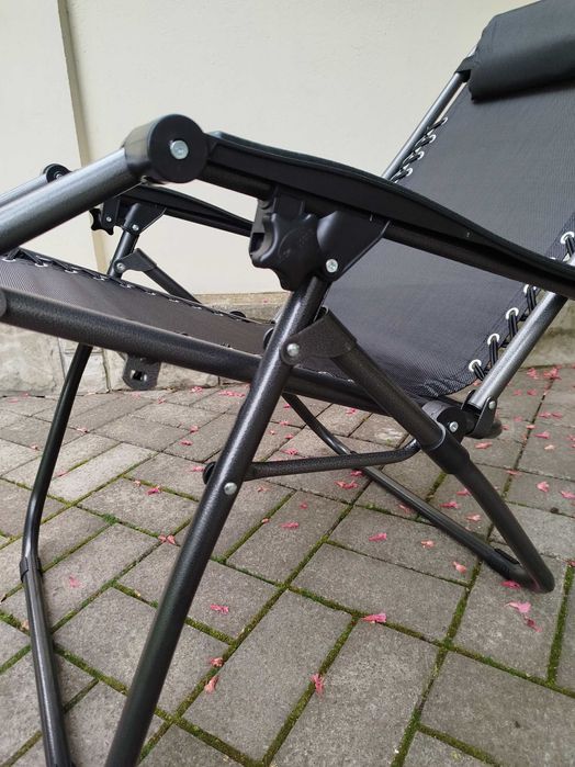 раскладной шезлонг лежак, розкладне садове крісло шезлонг з полицею