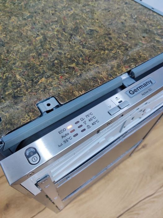 Вузька посудомийна машина VOLIA° G4680SCVi. Made in Germany. 45 cm. Відмінний стан. Німецька якість.