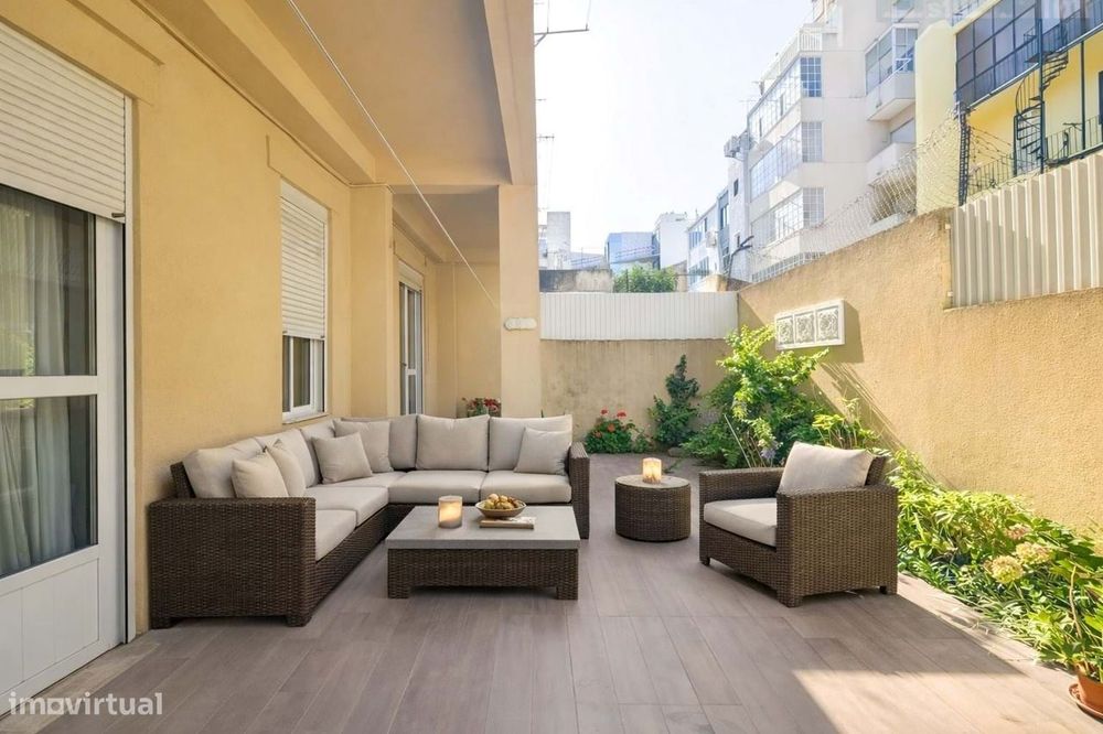 Apartamento T3 com terraço nas Avenidas Novas