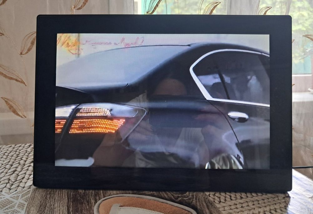 Цифровая фоторамка 12'1 Mediacom