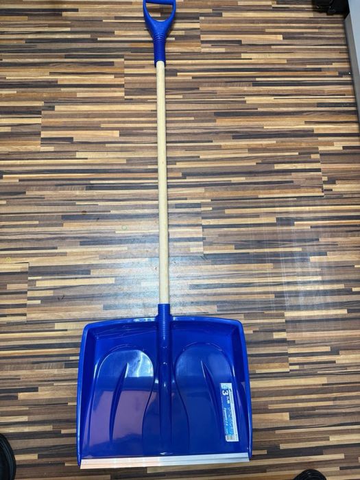 Лопати для прибирання снігу