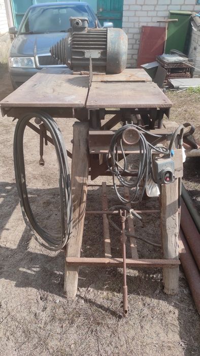Станок деревообрабатывающий циркулярка