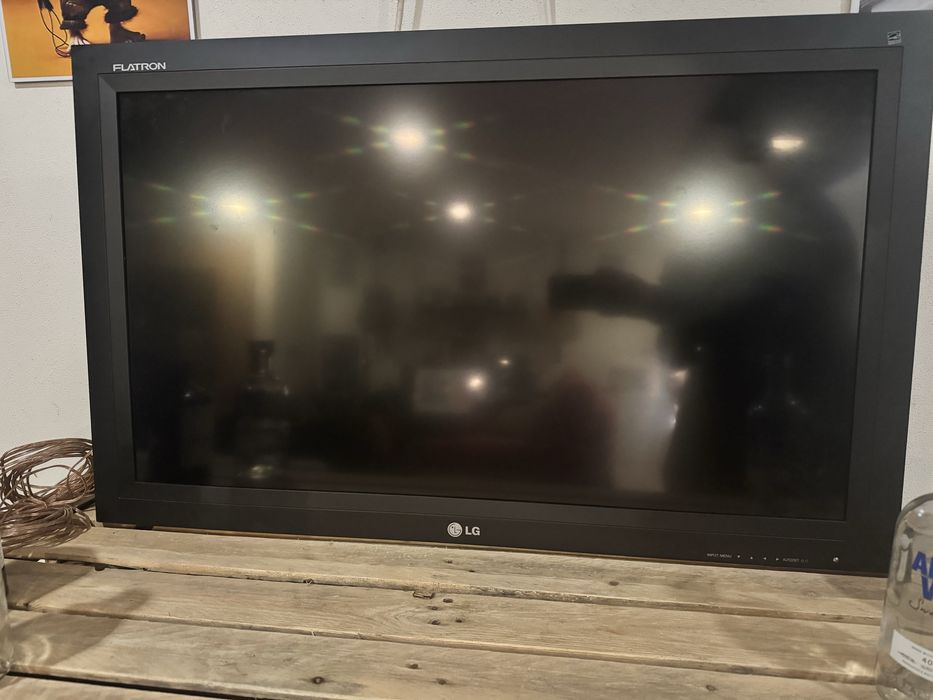 Monitor LCD LG 37”