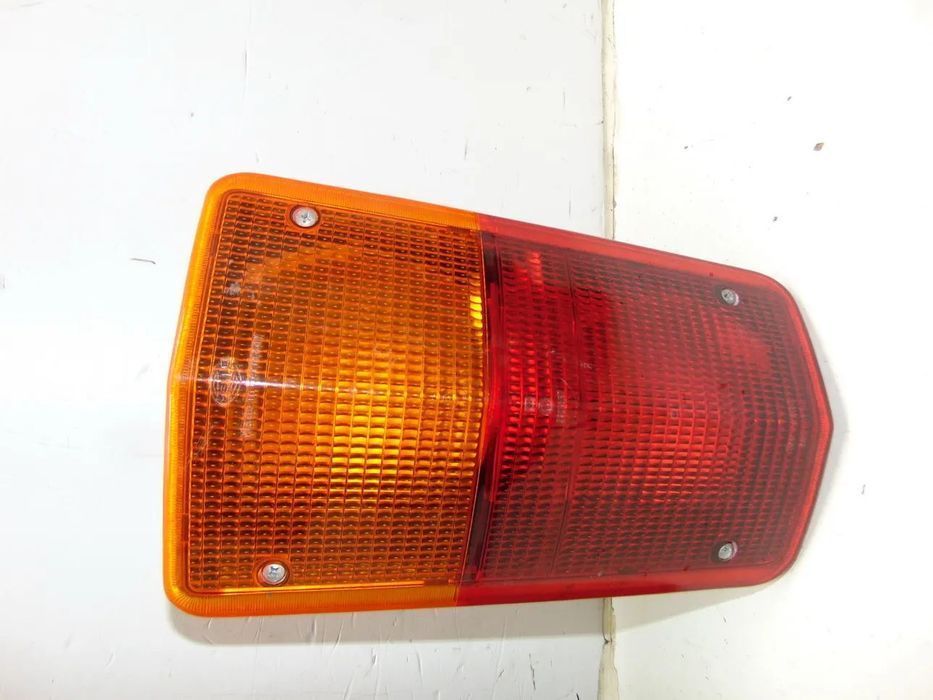 Mercedes 309/508/608 farolins " usado em bom estado