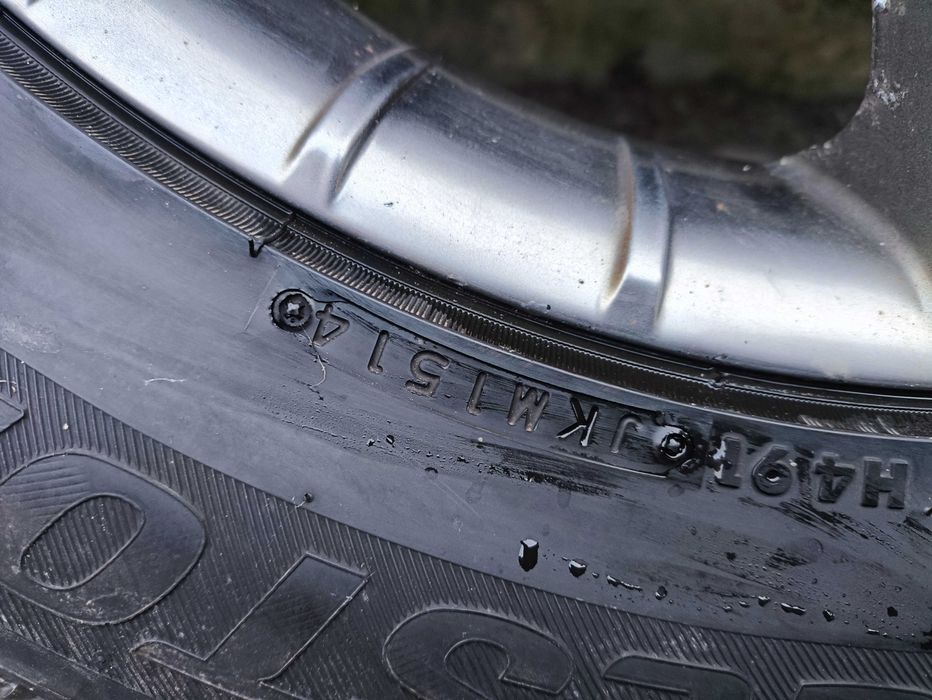 Резина 255/55 R18 зимова Bridgestone Blizzak spike-01 шипована.