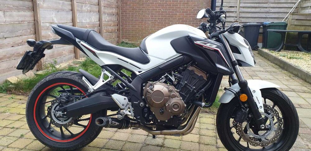 Honda CB650 F como nova