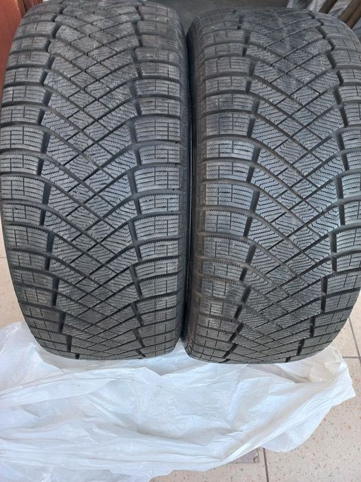 Pirelli  Winters Ice Zero FR  255.45.20