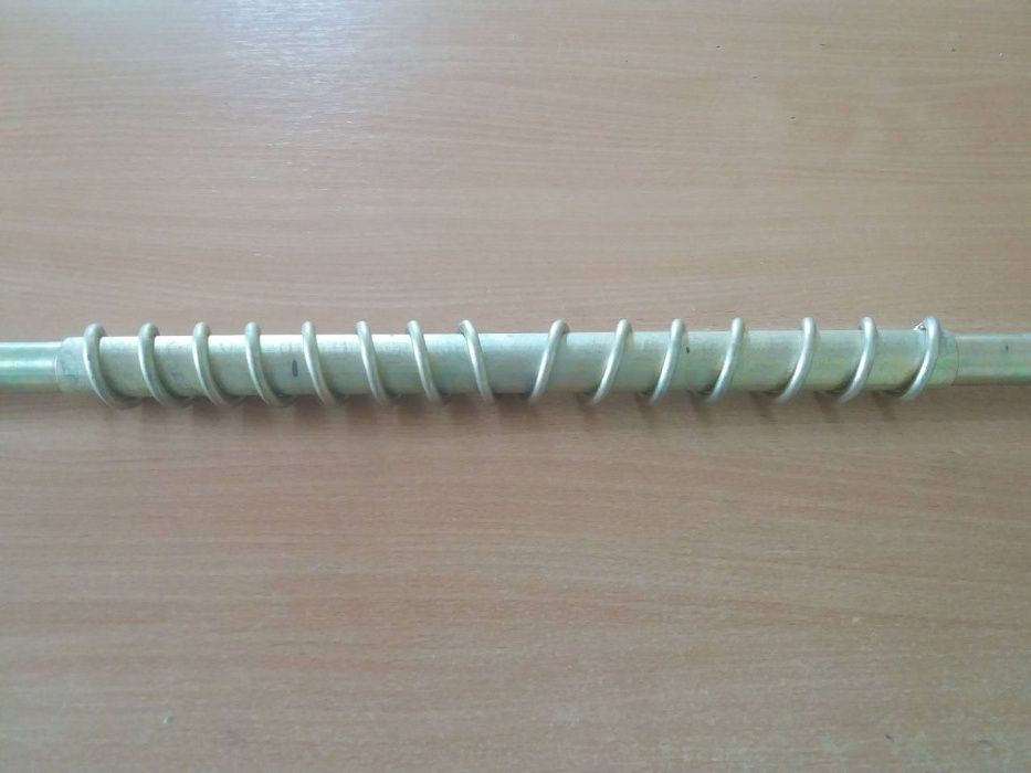 Шнек c валом металлический в туковую банку для сеялок УПС, СУПН, КРН.