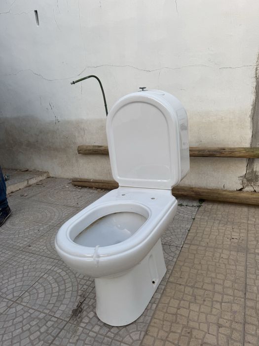 Sanita e autoclismo usados