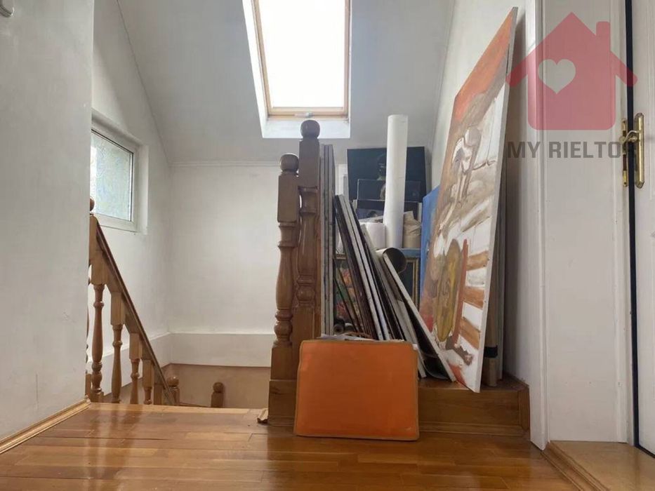 Продаж просторого будинку !