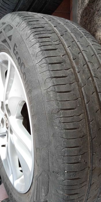 Jantes Toyota originais 15 como novas com pneus