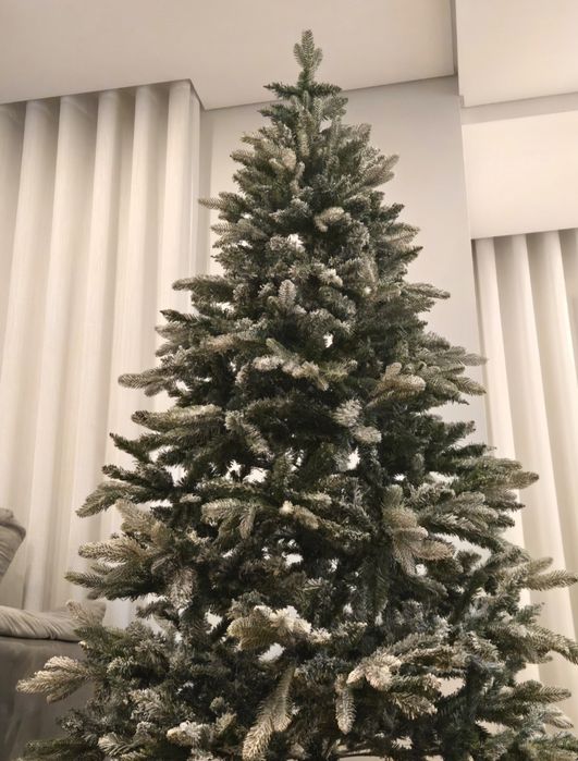 Árvore de Natal com neve