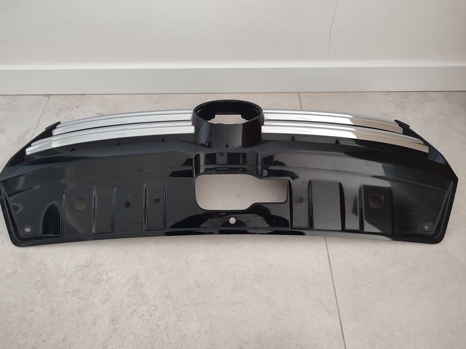 Grill Atrapa VW Amarok 2H7 Lift 14r-21r Oryginał