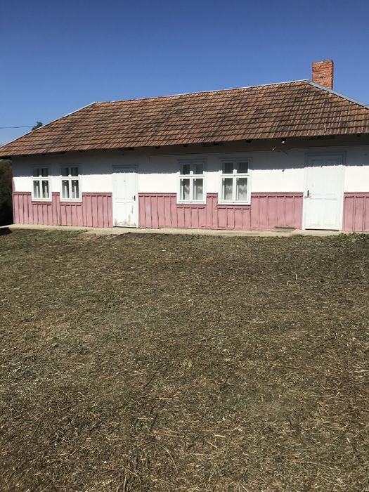 Продаєтся : Будинок з земельною ділянкою . С.Белелуя . Коломийський р-