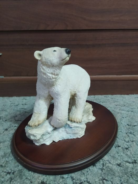 Фигурка белый медведь
