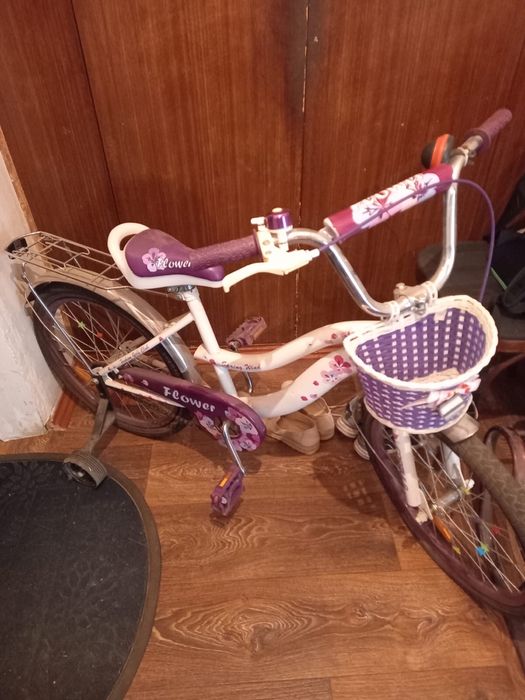 Продам велосипеды, самокат, санки,