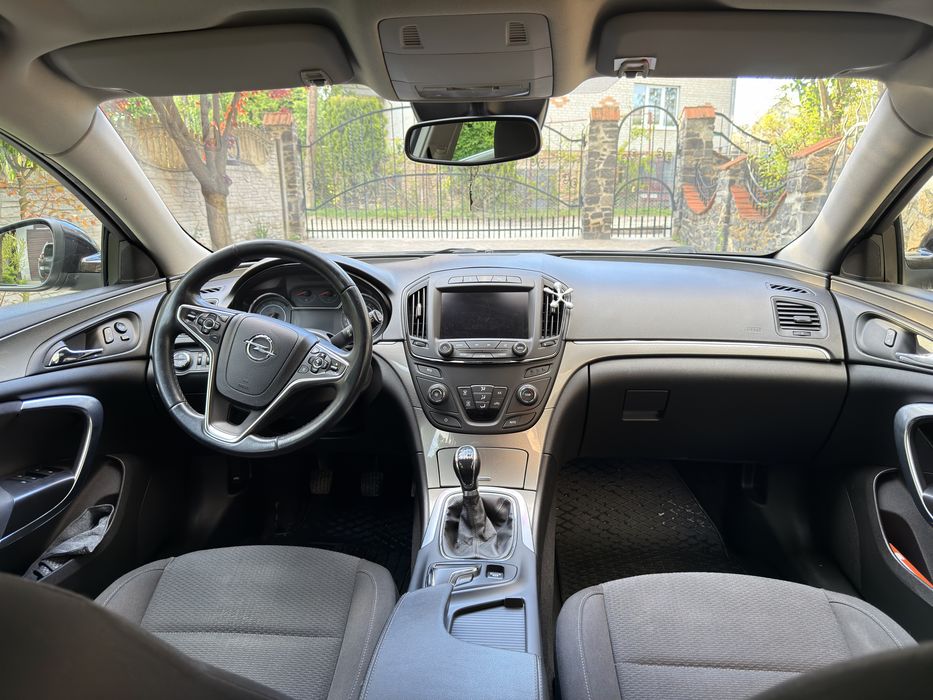 Автомобіль Opel insignia