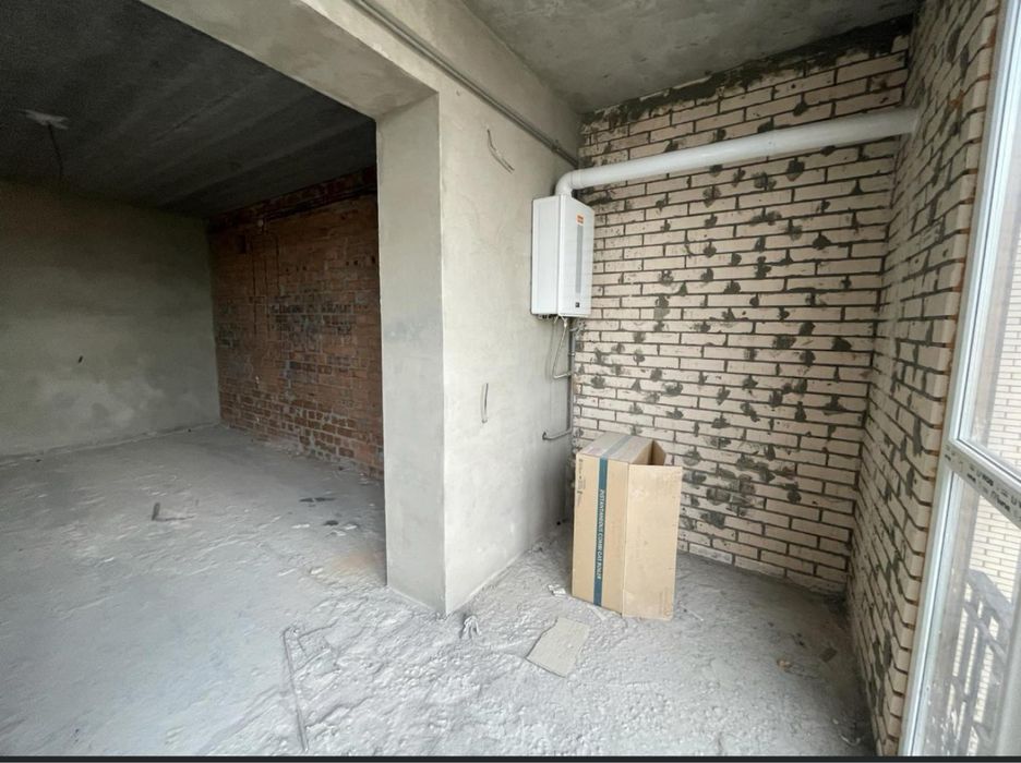 Продам 2ком. 77.8м2. + кладовка 4м2. ЖК Атлант ул. Антоновича,36