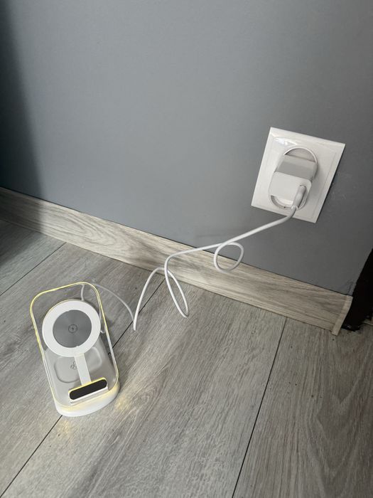 Magnetyczna ładowarka bezprzewodowa 3w1 T618-F