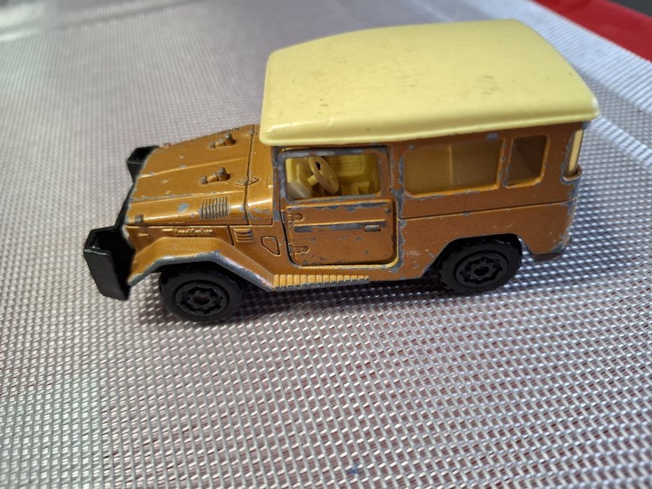 Majorette Toyota skala 1:36