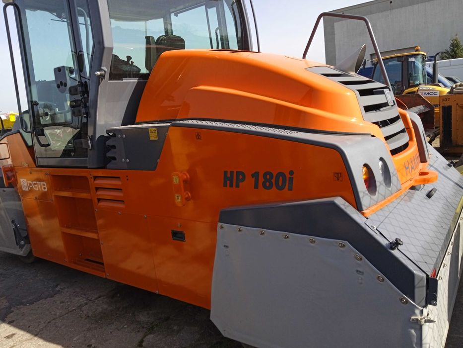 Wynajem Walca Hamm HP 180i ogumione