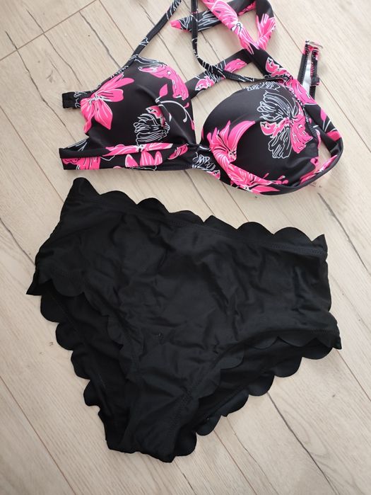 Kostium kąpielowy dwuczęściowy L