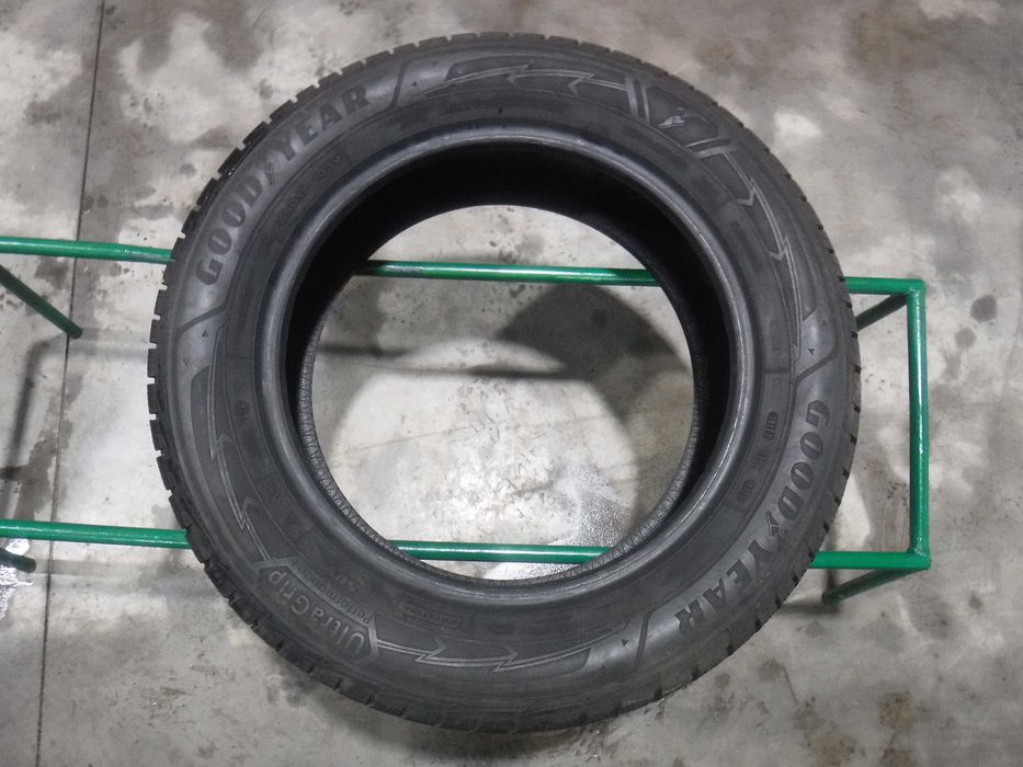 2xOpony 215/65/R17 Zimowe Goodyear UltraGrip Performance SUV 6,5mm 23r