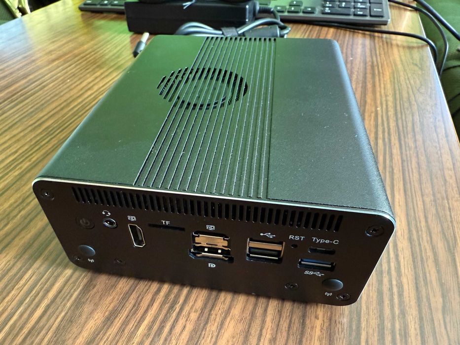 Topton X8 13. gen. 4x Intel i226-V Firewall Mini PC 2*10G SFP i5 1335U