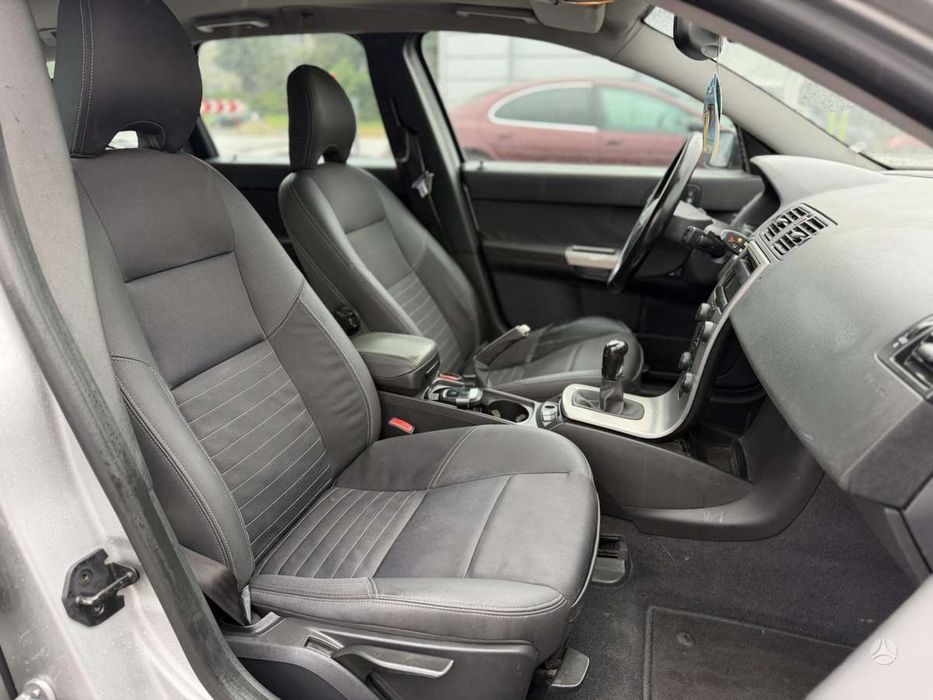 Продам Volvo V50 2.0D