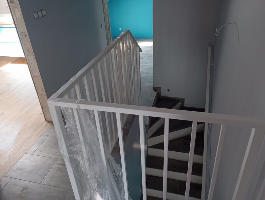 Balustrady nierdzewne szklane schody bramy