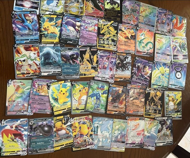 Diversas cartas Pokémon