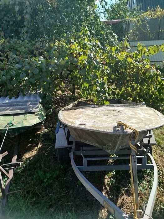 Лодки \човен Вега,Романтика можливо з мотором Парсун 15 , Ямабізі 2.6 і лаветою _є вибір